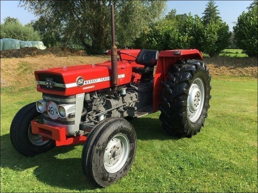 MF 152 - Massey Ferguson